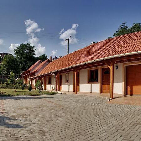 Hotel Nyitott Kapu Vendeghaz Felsőtárkány Exterior foto